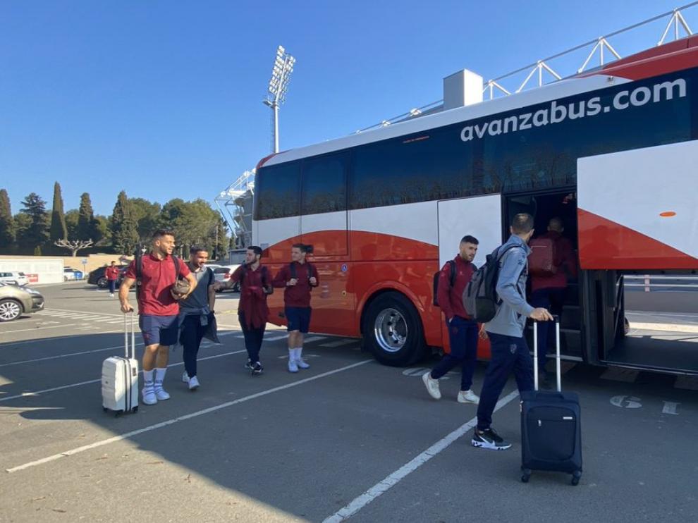 La expedición de la SD Huesca, antes de partir hacia Vallecas.