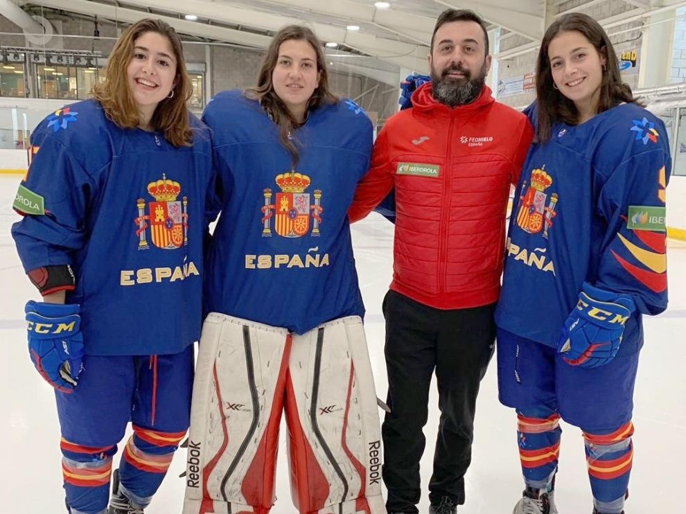 En la foto, de izquierda a derecha, aparecen Victoria Serrano, Julia Embid, Raúl Liébana y Paula Moreno, en el anterior Mundial, que se diputó en Gran Bretaña en abril del pasado año