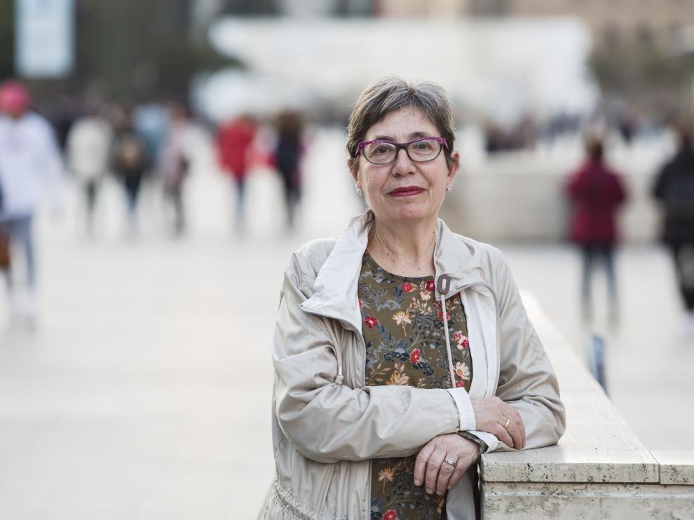 Rosa Arenas, en la plaza del Pilar de Zaragoza.