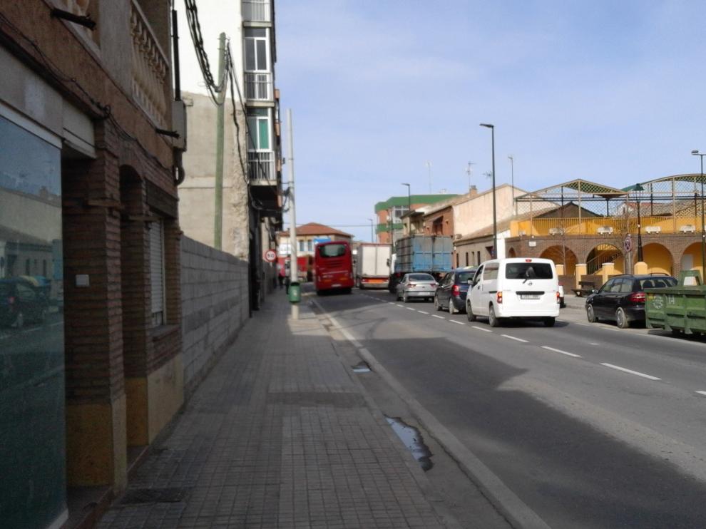 Un adelantamiento a los camiones parados a la espera de entrar en la Montañanesa.