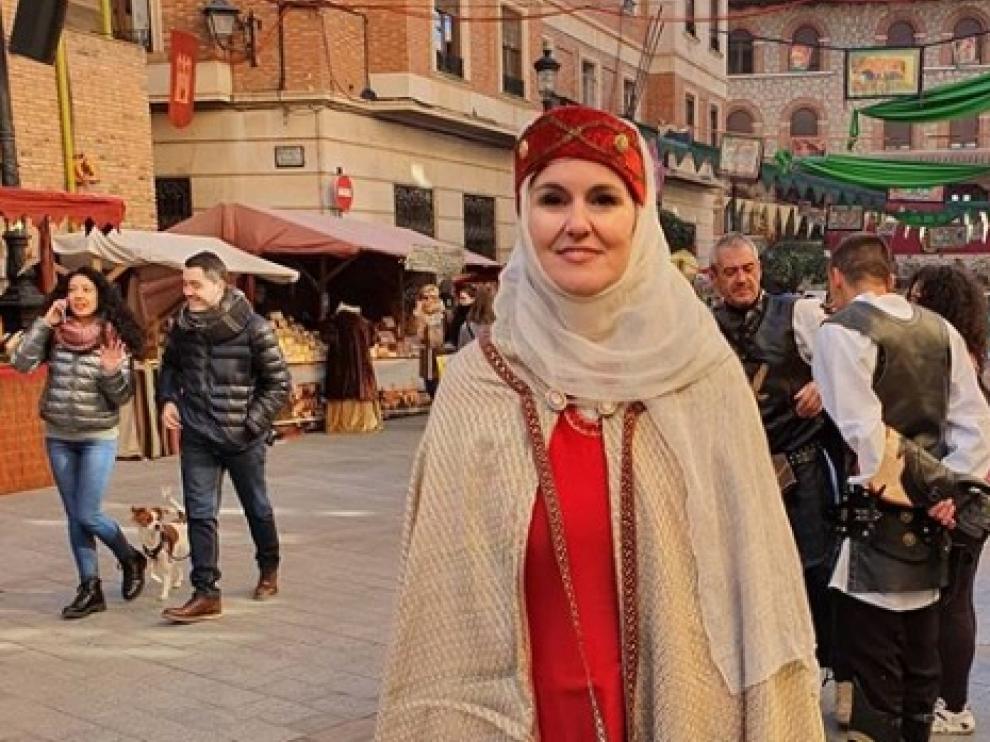 Elena Allué, en la celebración de las Bodas de Isabel, en Teruel, ataviada para la ocasión.