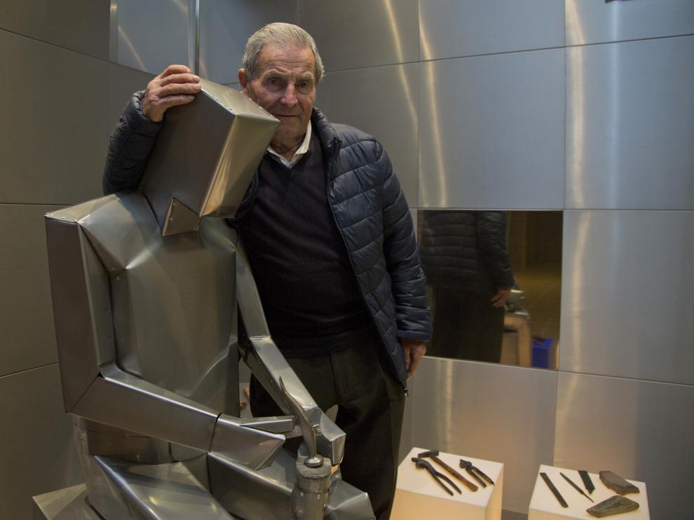 Aurelio Gregorio, en el Museo del Calzado de Brea de Aragón.