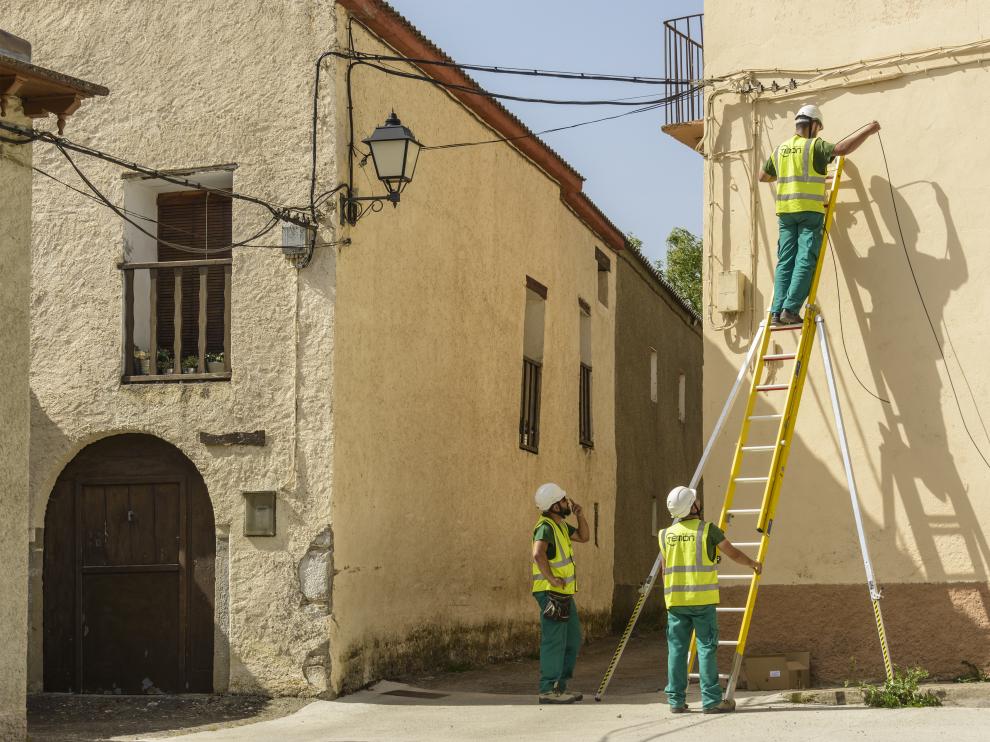 Instalación de la fibra óptica este verano en Bernues