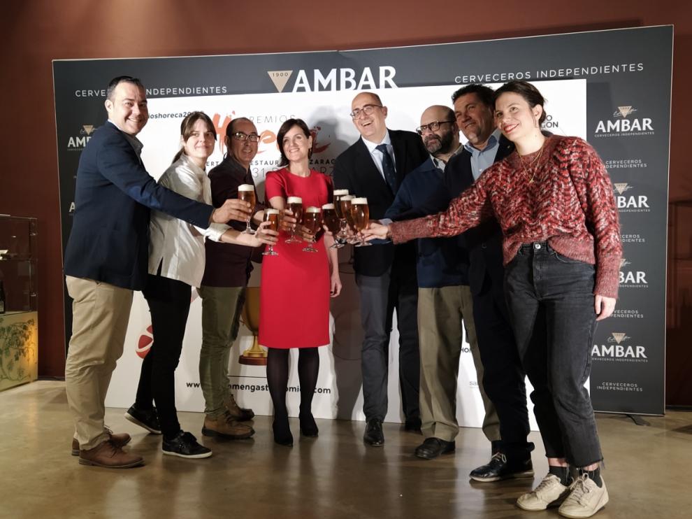 Foto de los participantes en la presentación del Certamen de Restaurantes de Zaragoza.