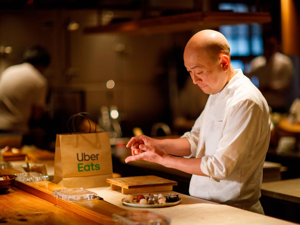 Restaurante de sushi que colabora con Uber Eats.