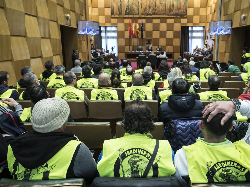 Tensión en el pleno del Ayuntamiento con un grupo de trabajadores de FCC