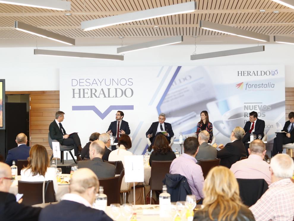 Los ponentes, durante el Foro HERALDO sobre despoblación