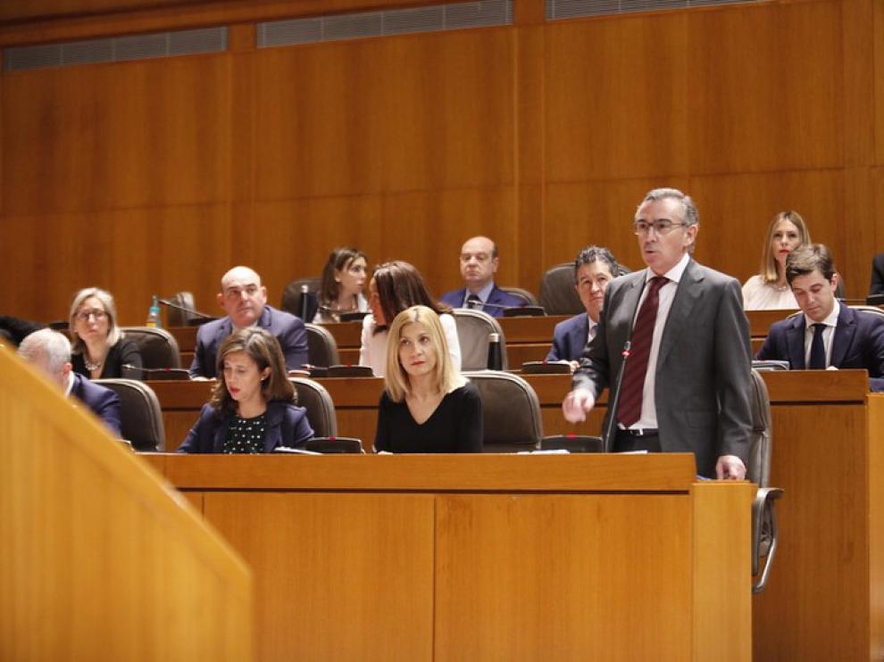 Luis María Beamonte en su intervención de este viernes en las Cortes de Aragón