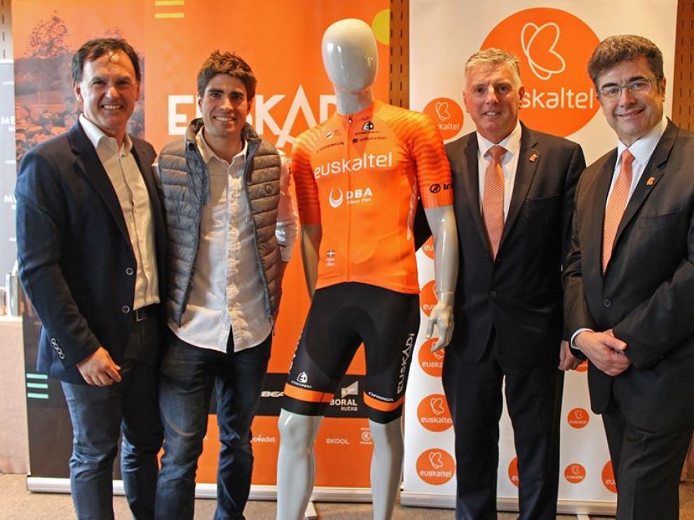 Presentación de la alianza por la que regresa el Euskaltel-Euskadi
