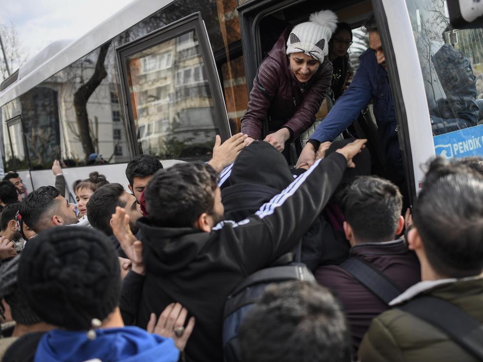 Syrian refugees leave from Istanbul