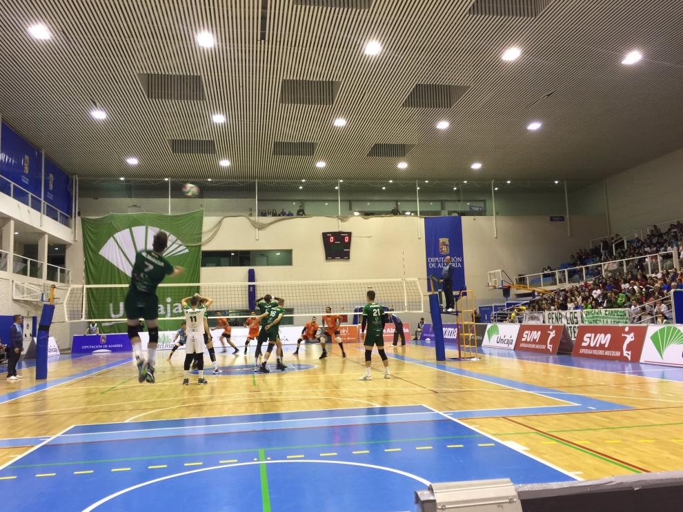 El Unicaja, al servicio frente al CV Teruel en el Moisés Ruiz.