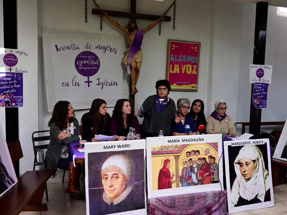 Mujeres de la Iglesia católica, durante la convocatoria de la protesta.