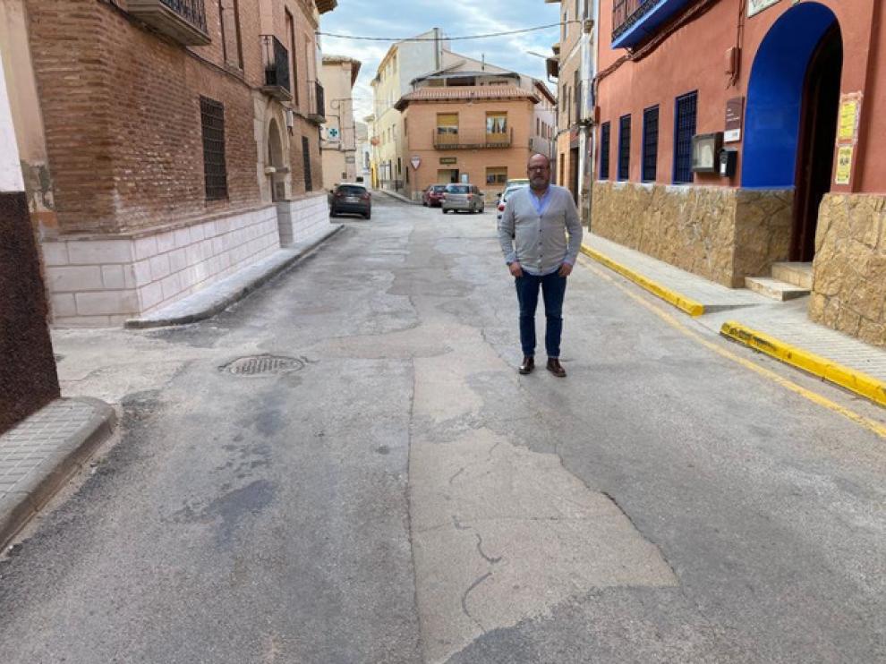 El acalde de Muniesa, en la travesía.