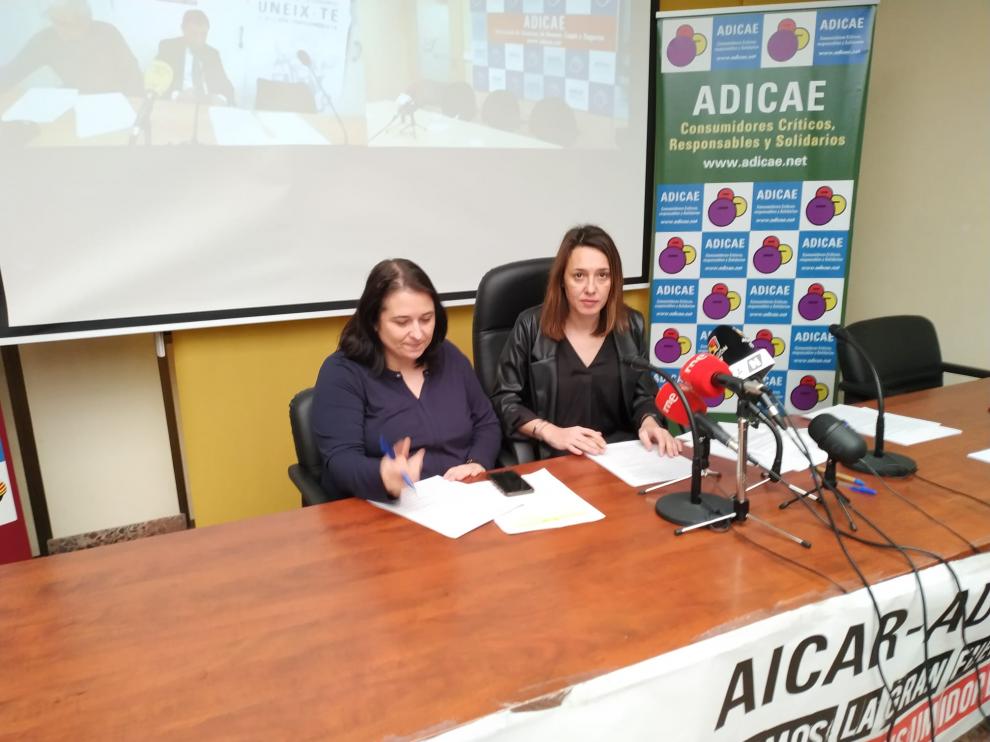Icíar Gardeta, técnico de Adicae y la abogada Susana Tirado, este martes.