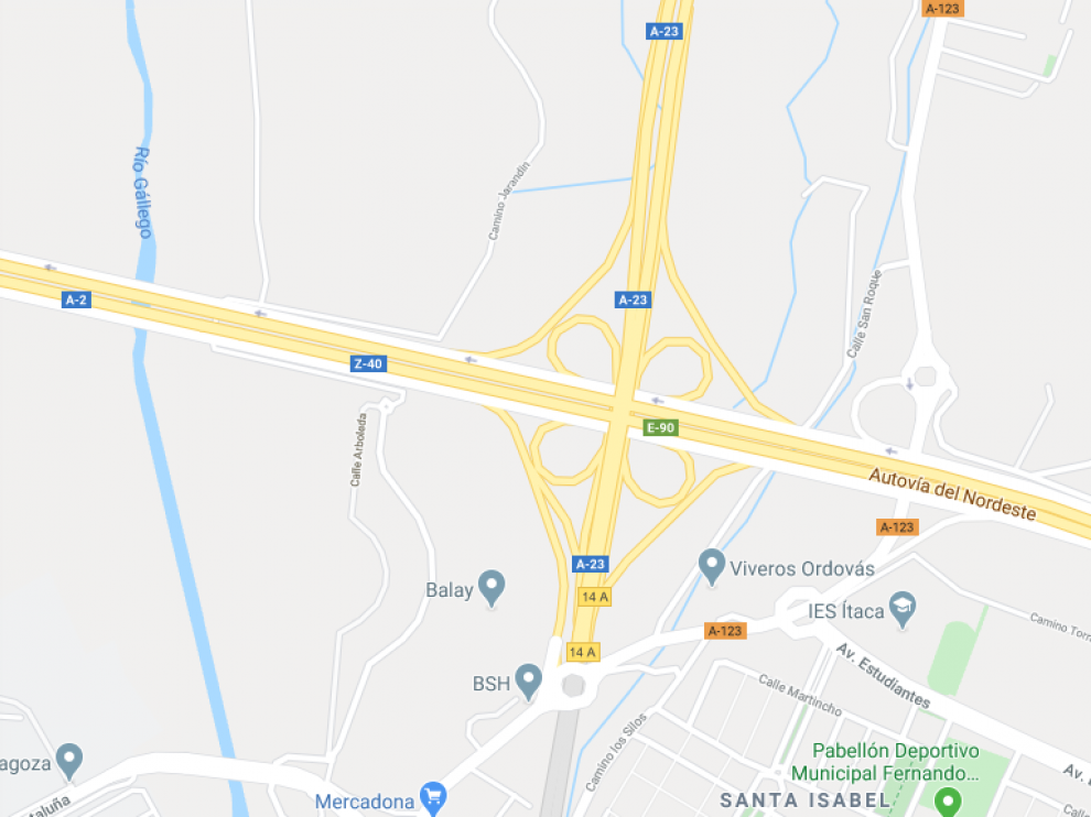 Un motorista de 41 años murió este lunes en un accidente de circulación ocurrido a la salida del barrio de Santa Isabel en la capital aragonesa.