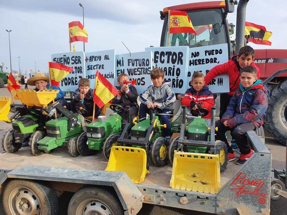 Los agricultores con sus tractores se preparan para tomar Zaragoza en una protesta que se prevé "histórica"