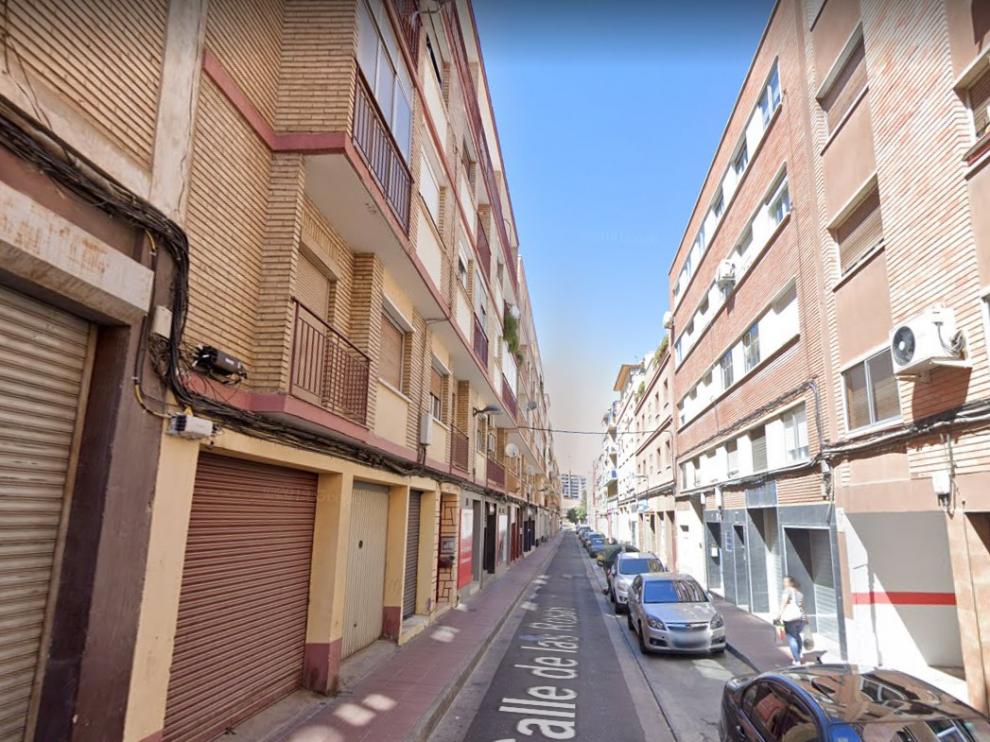 Una imagen de la calle de las Rosas, en el barrio de Casablanca (Zaragoza), donde se ha practicado la detención de un hombre por tráfico de drogas.