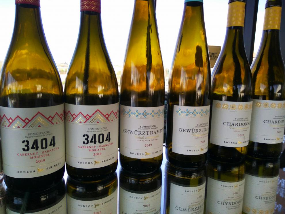 Atractiva imagen de los nuevos vinos de Bodega Pirineos.