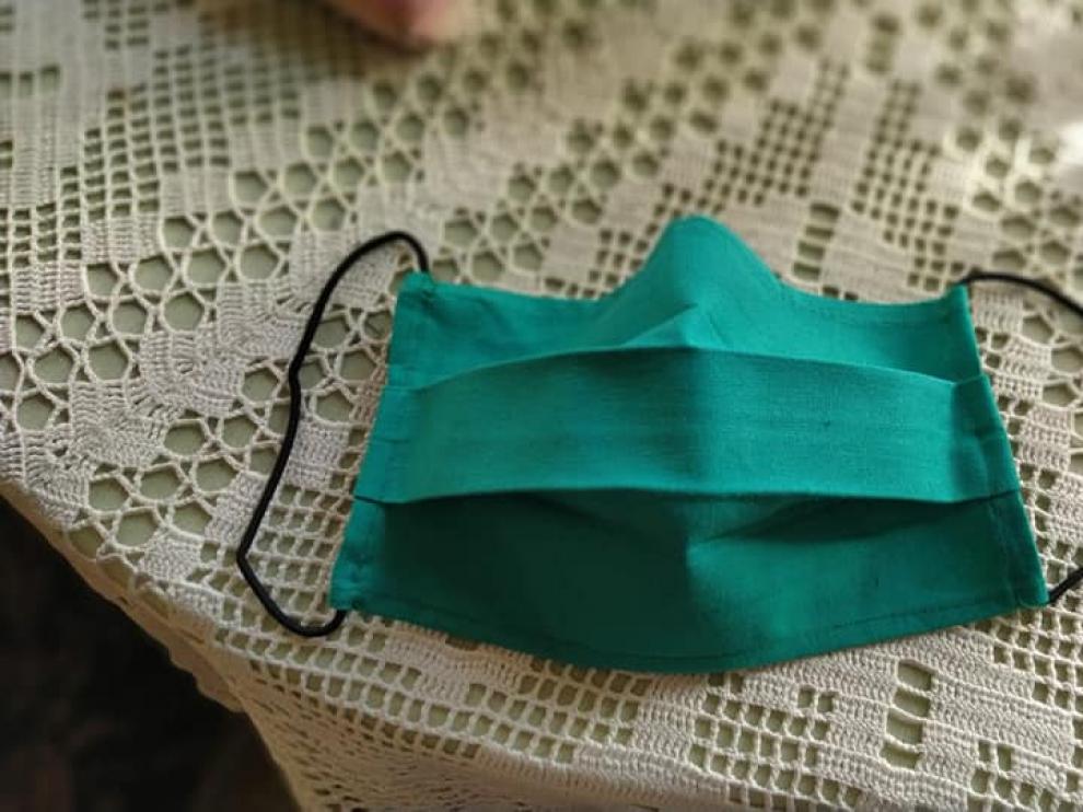 Careta de muestra elaborada por las mujeres de La Portellada.