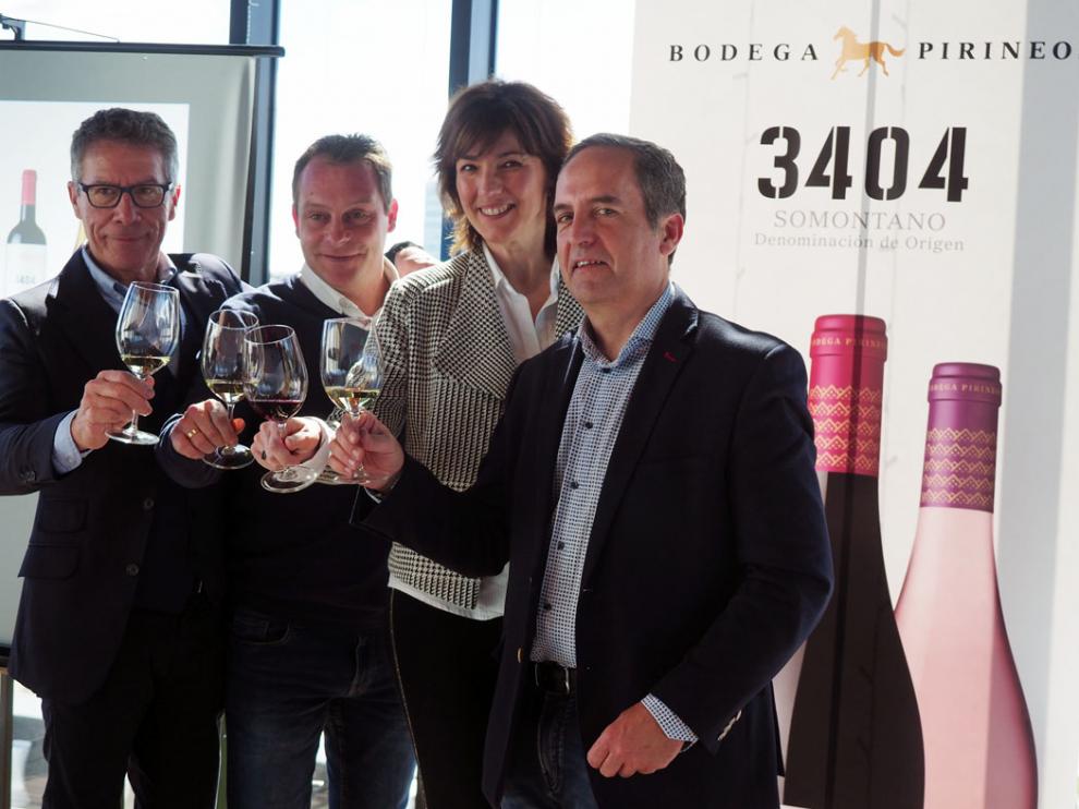 Equipo de Bodega Pirineos: Manuel Zorita, Javier Fillat, Silvia Arruego y Jesús Astrain.