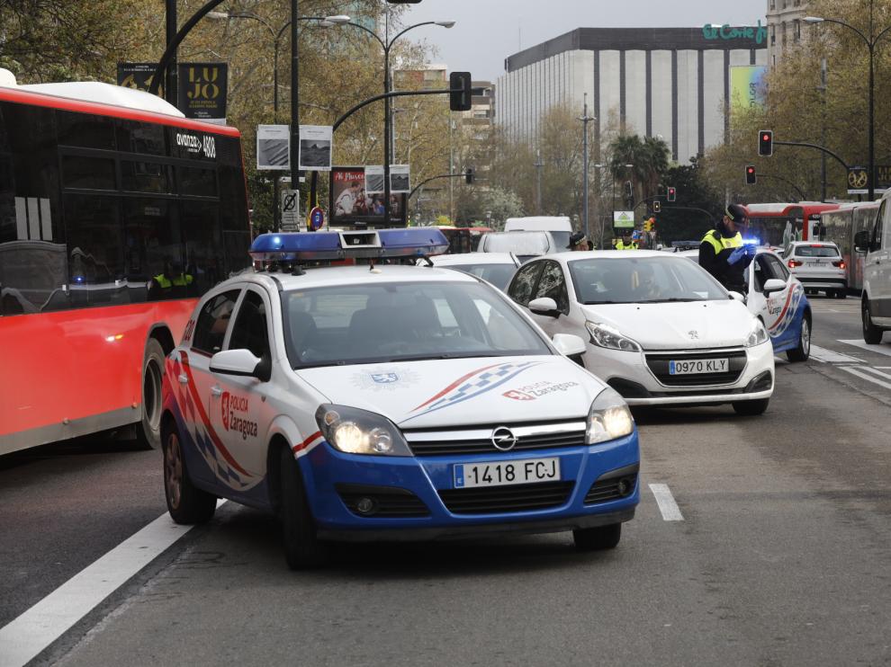 Controles policiales en Zaragoza por el coronavirus.