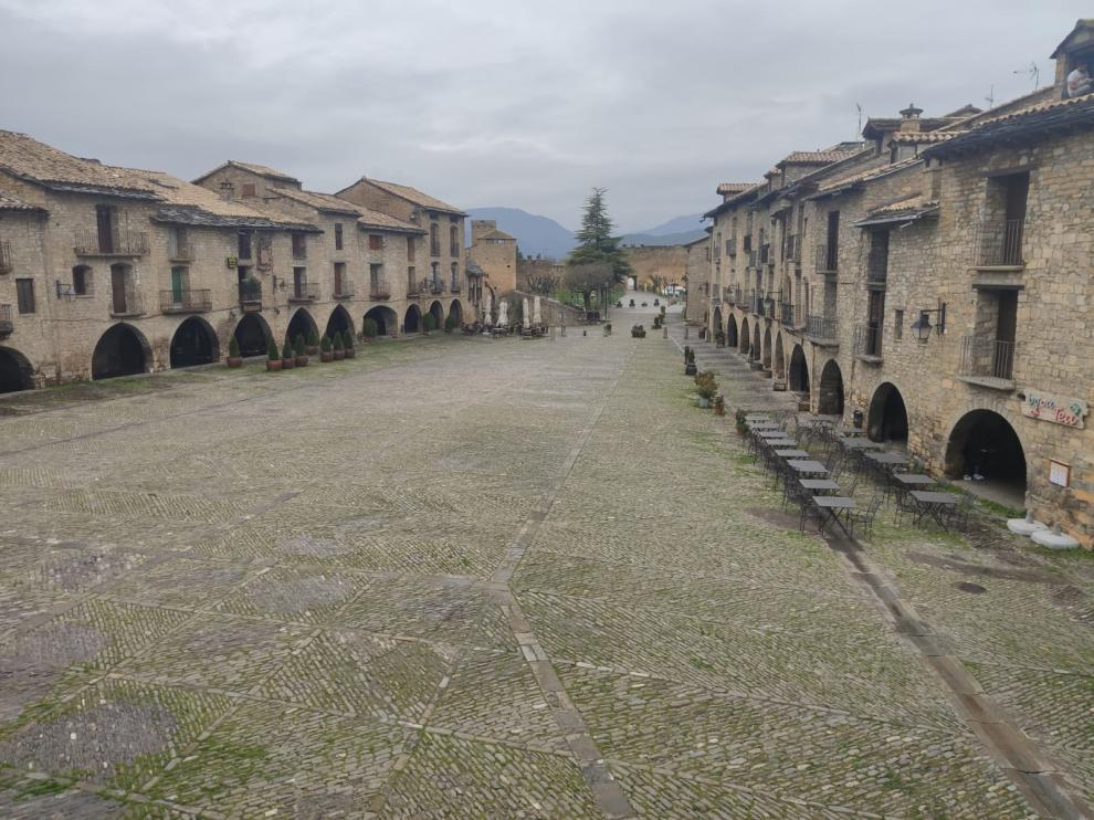 Aínsa, vacía