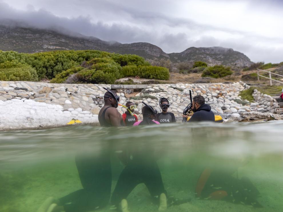 Investigación marítima en las costas de Cape Town.
