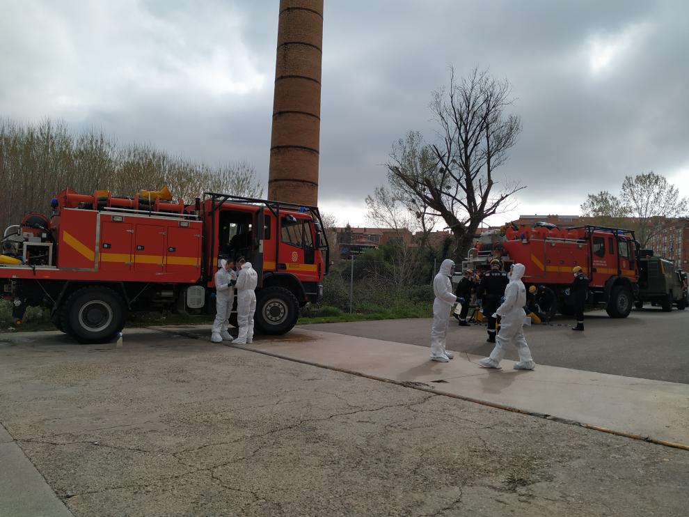 La UME desinfecta el ambulatorio y dos residencias de Tarazona.