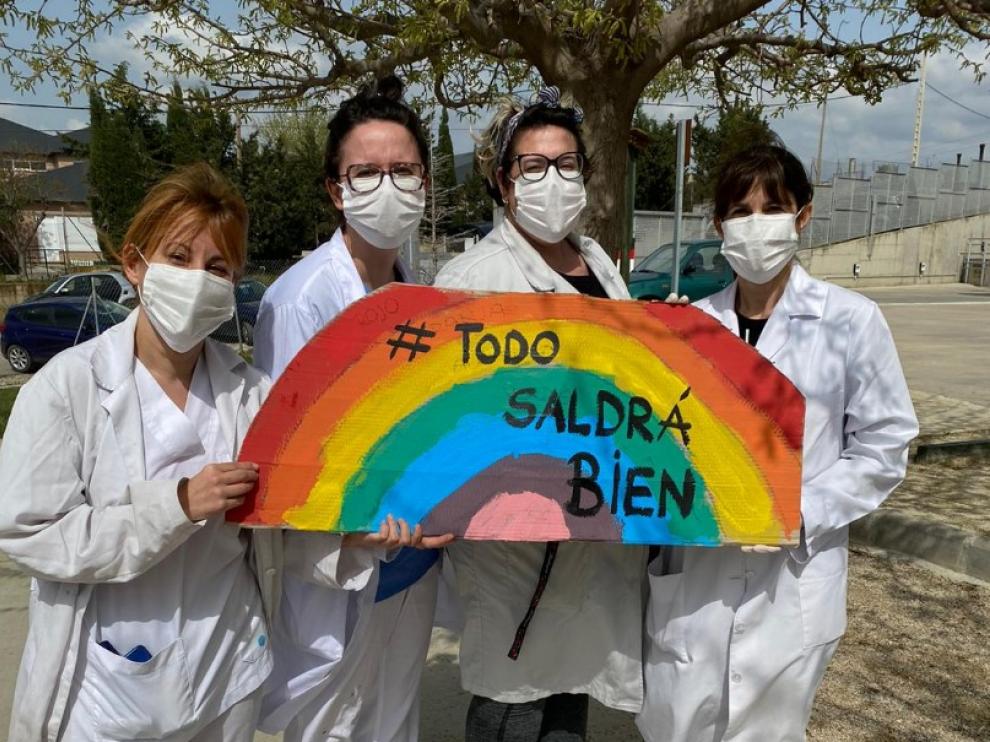 Berta (a la derecha) y el equipo de atención directa.
