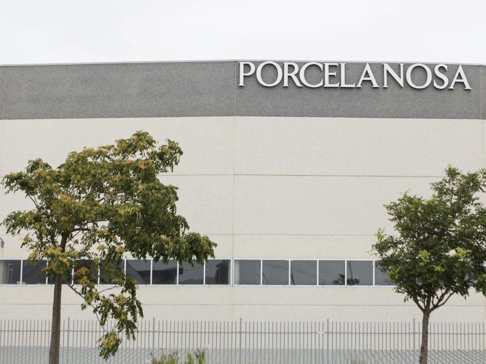 Nave de almacén de Porcelanosa en el polígono de Plaza en Zaragoza.
