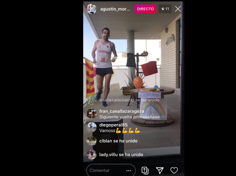 El atleta Agustín Moreno, esta mañana en la terraza de su casa.