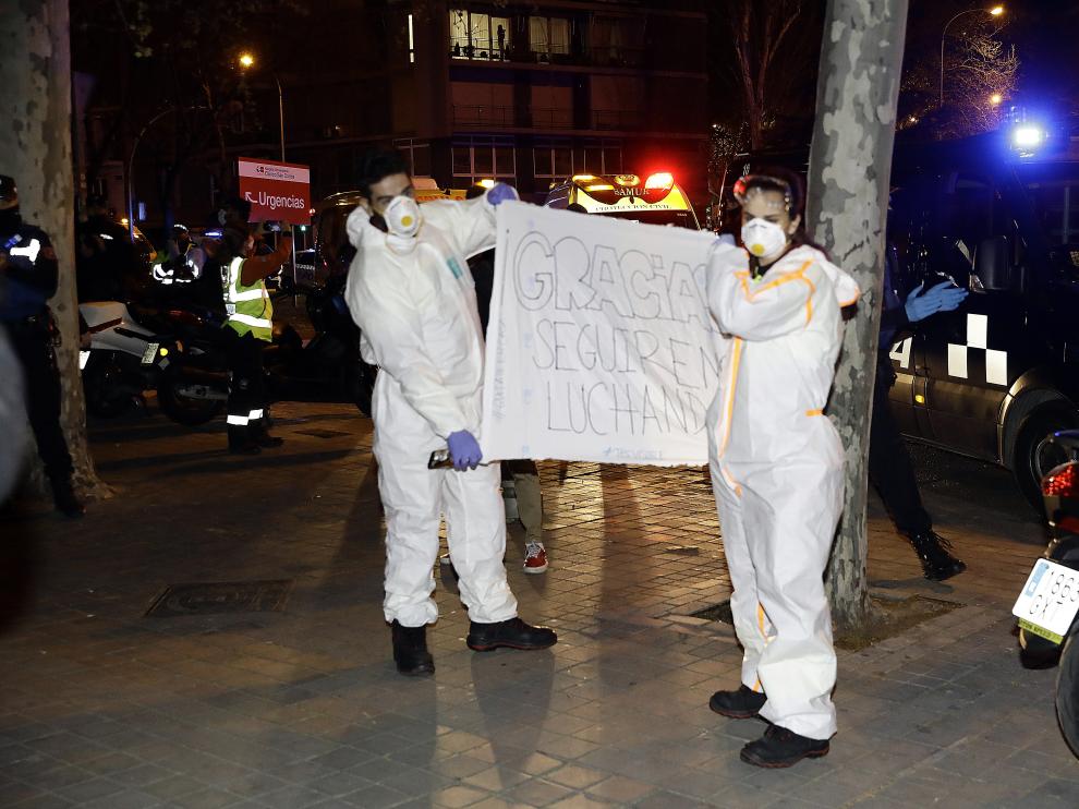 Dos médicos de la Fundación Jiménez Díaz en Madrid agradecen el apoyo recibido.