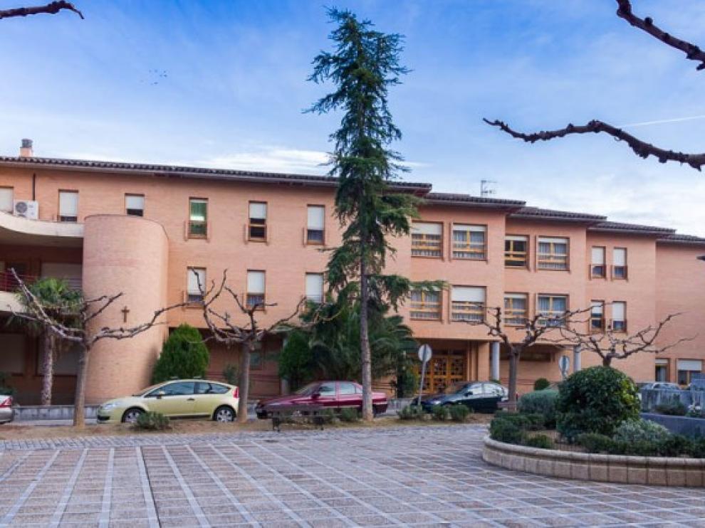 El primer caso de coronavirus en La Almunia de Doña Godina se ha dado en la residencia Santa María de Cabañas.