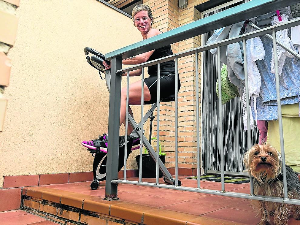 Raquel, en la bici estática.