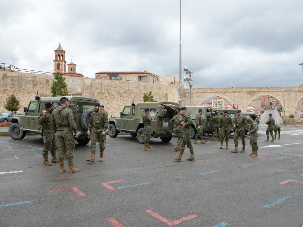 Militares patrullando por Teruel este domingo para hacer cumplir el estado de alarma