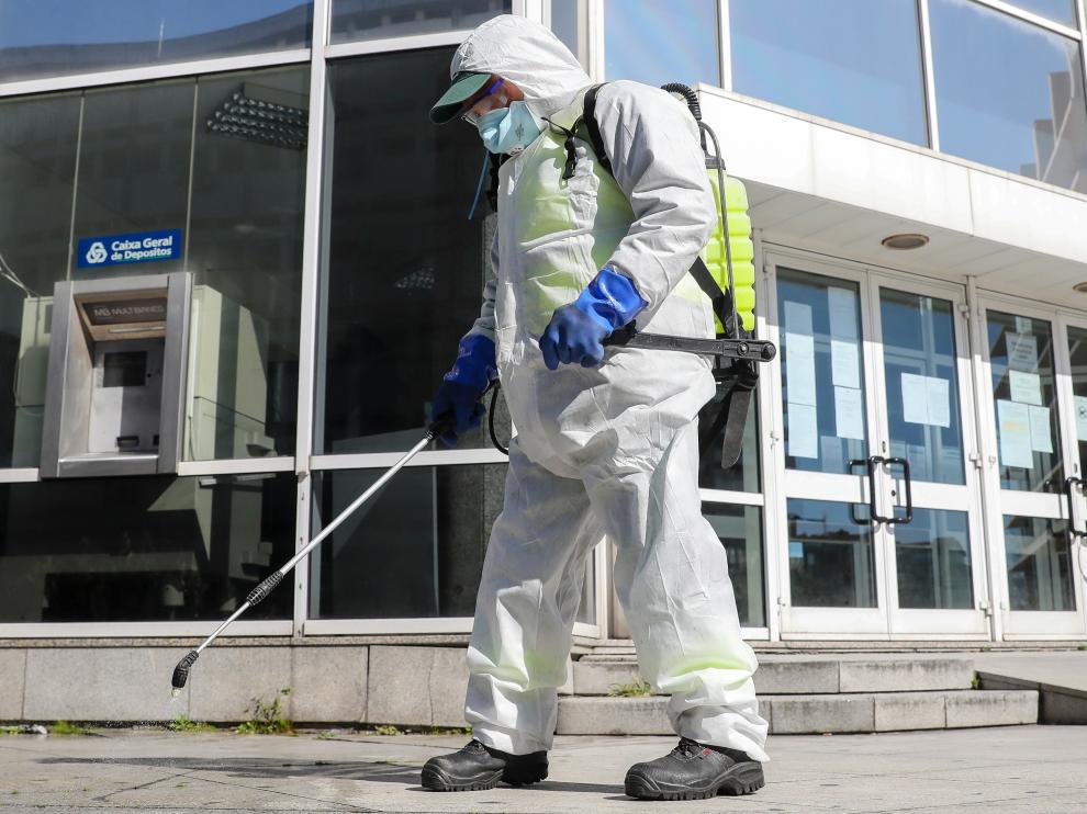 El coronavirus deja ya 30 muertos y más de 2.300 casos en Portugal