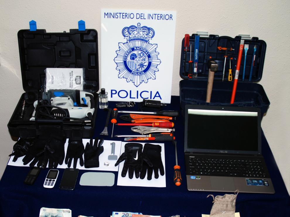 Material requisado a los detenidos.
