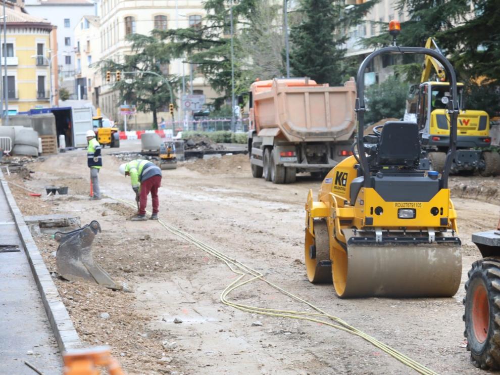 Las obras continúan en el paseo Ramón y Cajal de Huesca.