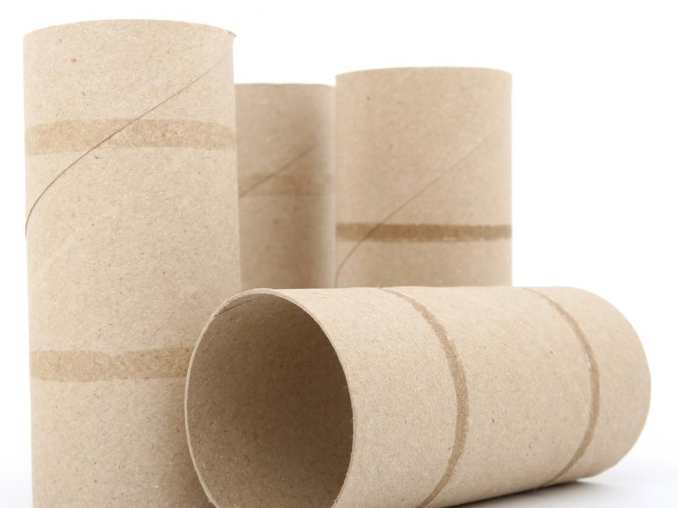 Rollos de papel higiénico vacíos.