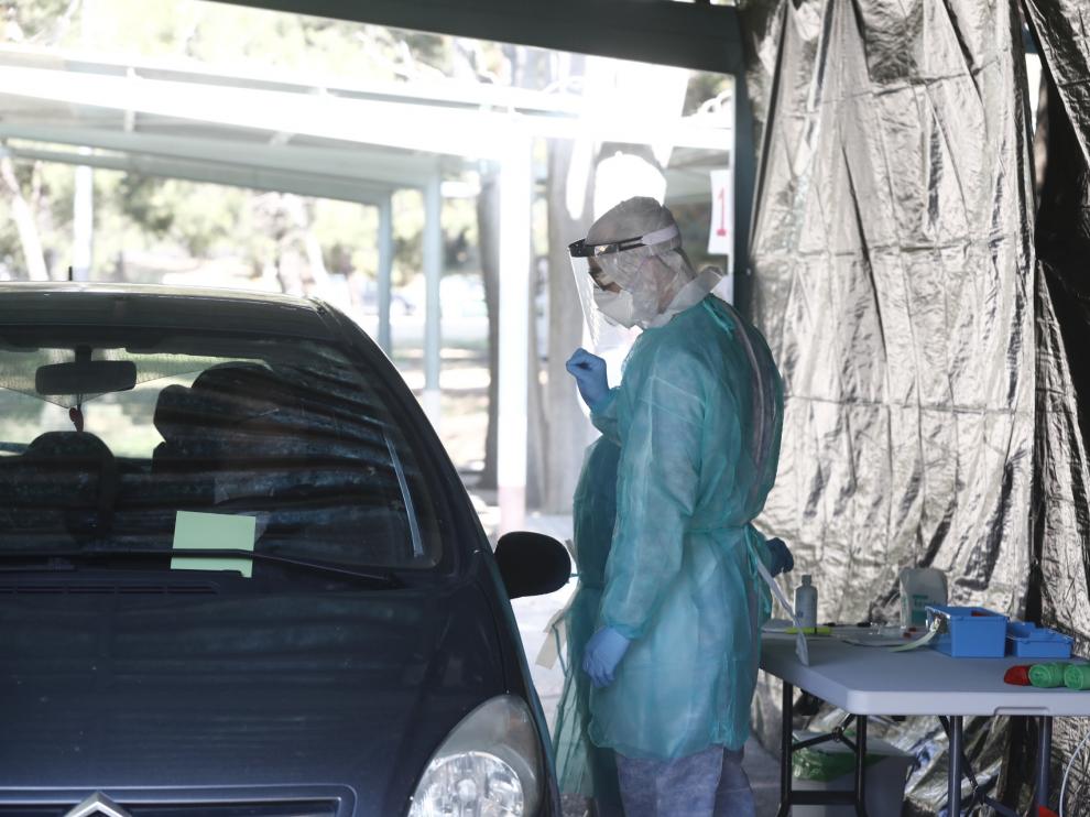 El Hospital Militar de Zaragoza inicia las pruebas de coronavirus sin bajar del coche