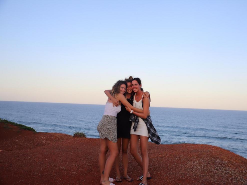 Irene, Alba y Claudia en Australia.