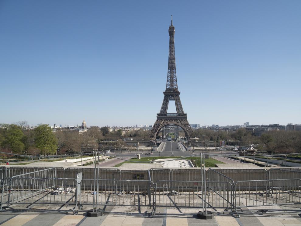 La Torre Eiffel, vacía este jueves