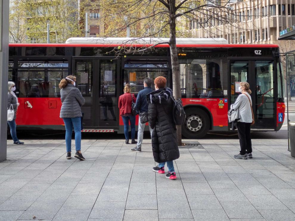 El bus urbano y el tranvía adaptarán sus frecuencias en Zaragoza a partir del lunes