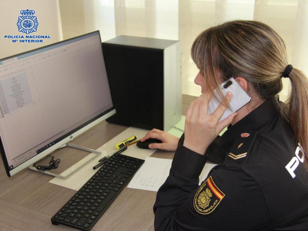 La Policía Nacional se vuelca con los más vulnerables, especialmente los mayores.