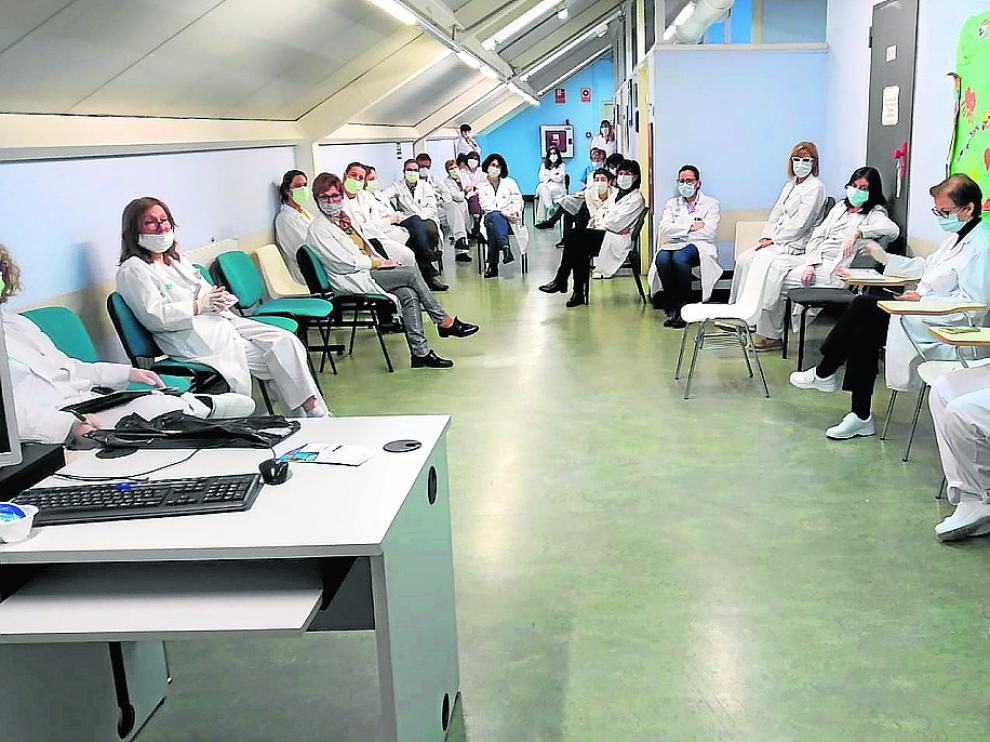 Una de las dos reuniones de coordinación de la plantilla del zaragozano centro de salud del Arrabal