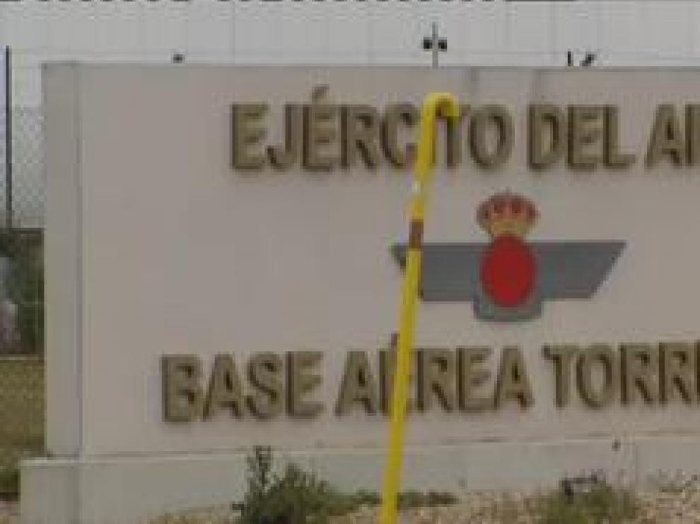 El material sanitario procedente de China ha llegado este lunes a la Base Aérea de Torrejón de Ardoz, en Madrid. El avión procedente del país donde se desató la pandemia ha aterrizado con 14 toneladas de material sanitario destinado a luchar contra el coronavirus, incluidos un millón de test rápidos.