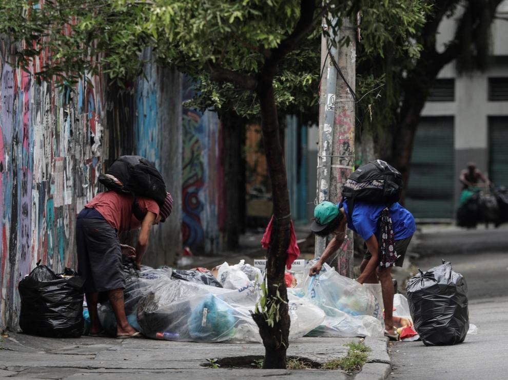 El Carnaval de Río cede el sambódromo a los "sin techo" por el coronavirus