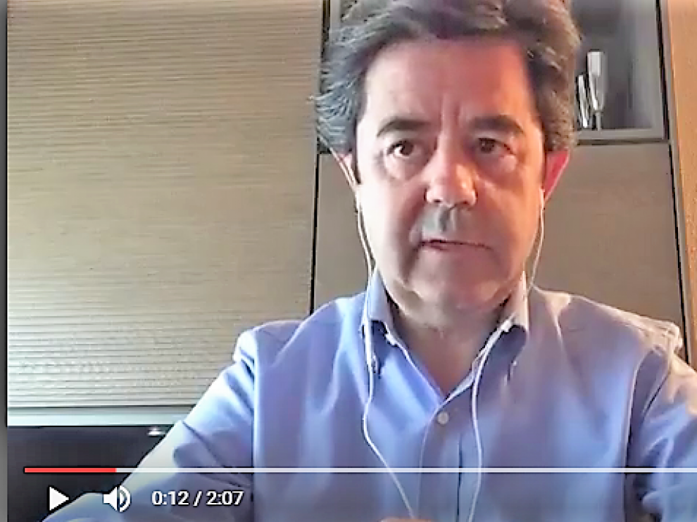 El alcalde de Huesca, Luis Felipe, durante una vídeoconferencia.