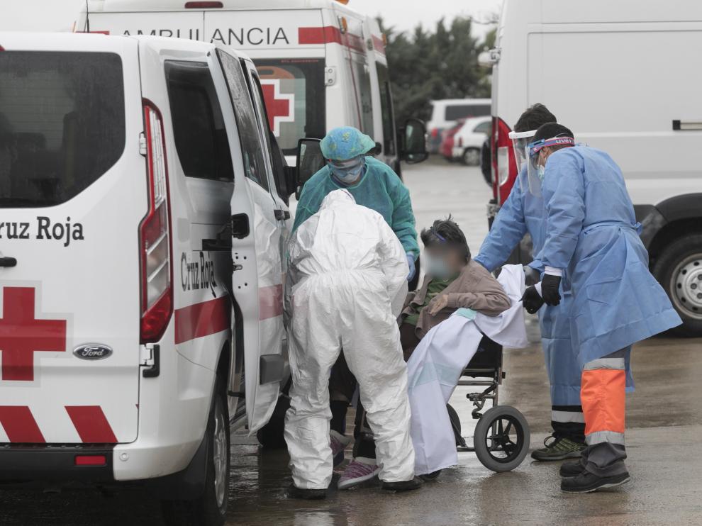 Traslado de enfermos de Biescas a la residencia para contagiados de Yéqueda.