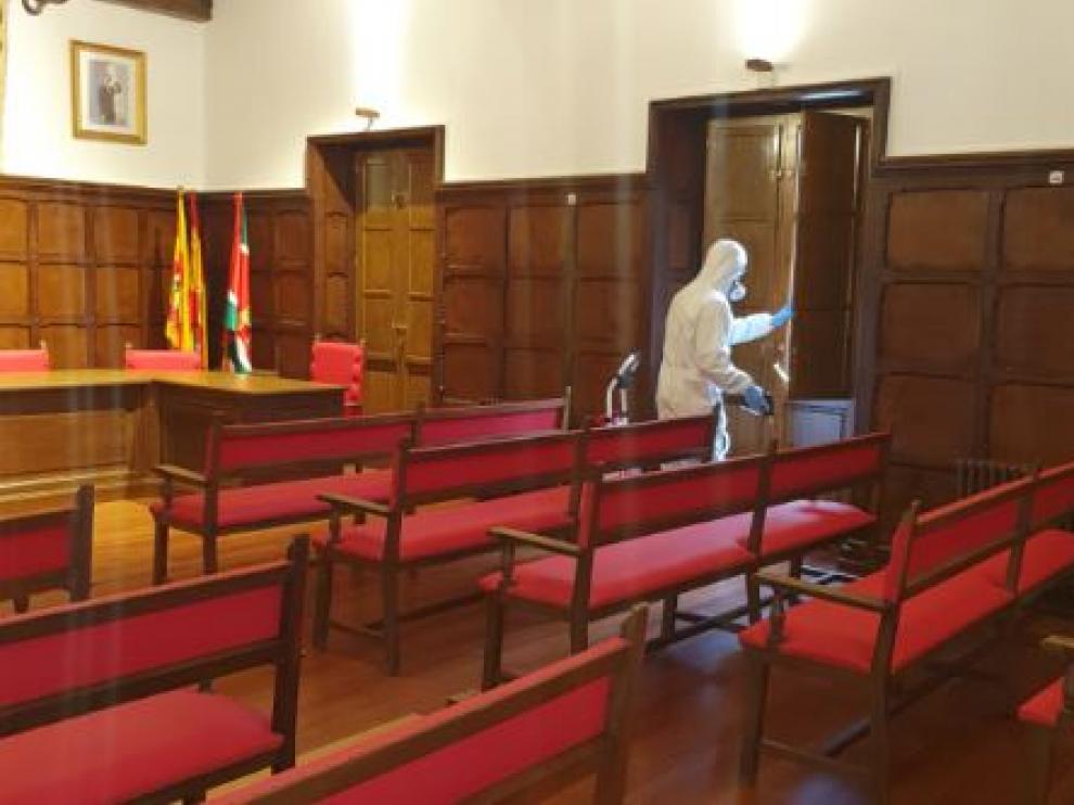 El edificio del Ayuntamiento se desinfecta cada día hasta al menos el 24 de abril.